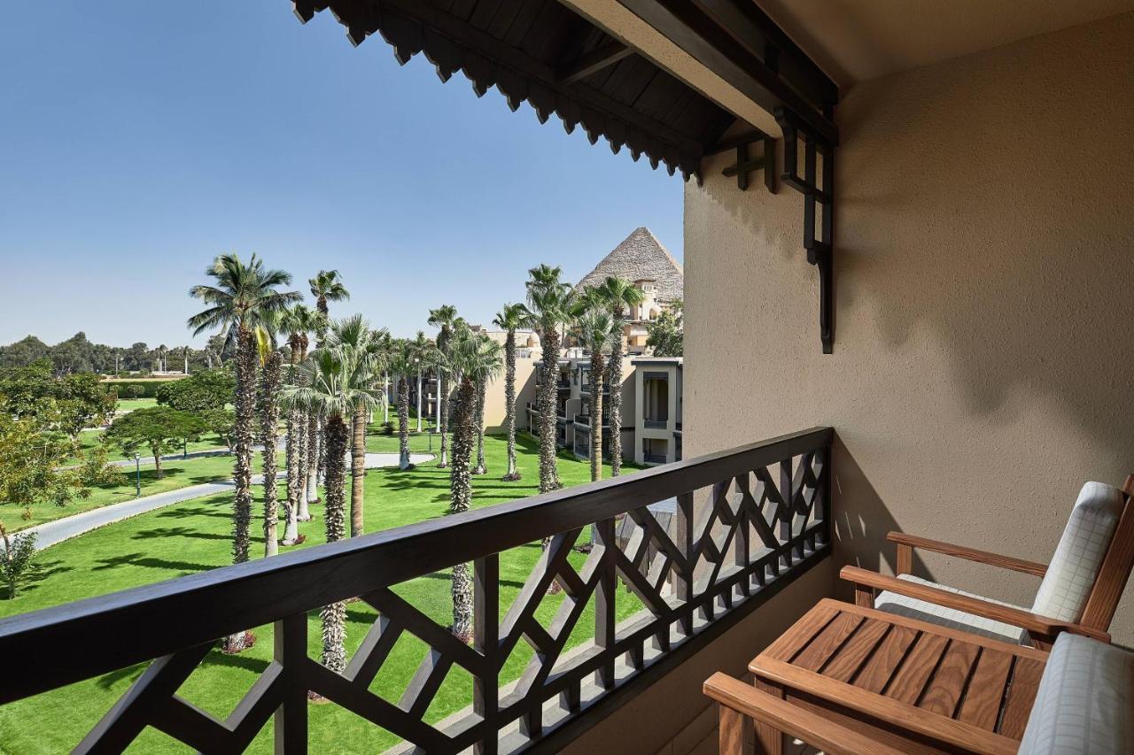 Hotel Marriott Mena House, Cairo Giza Esterno foto View of the pyramids from the hotel