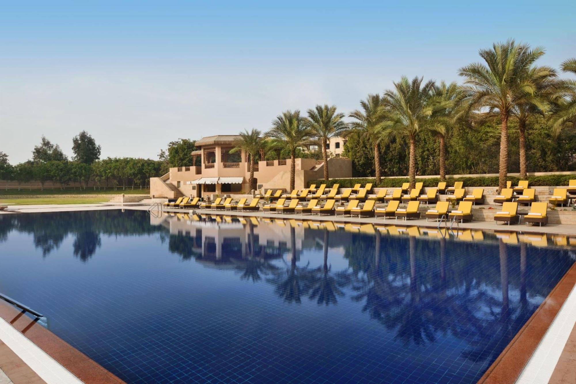 Hotel Marriott Mena House, Cairo Giza Esterno foto The pool at the One & Only Royal Mirage