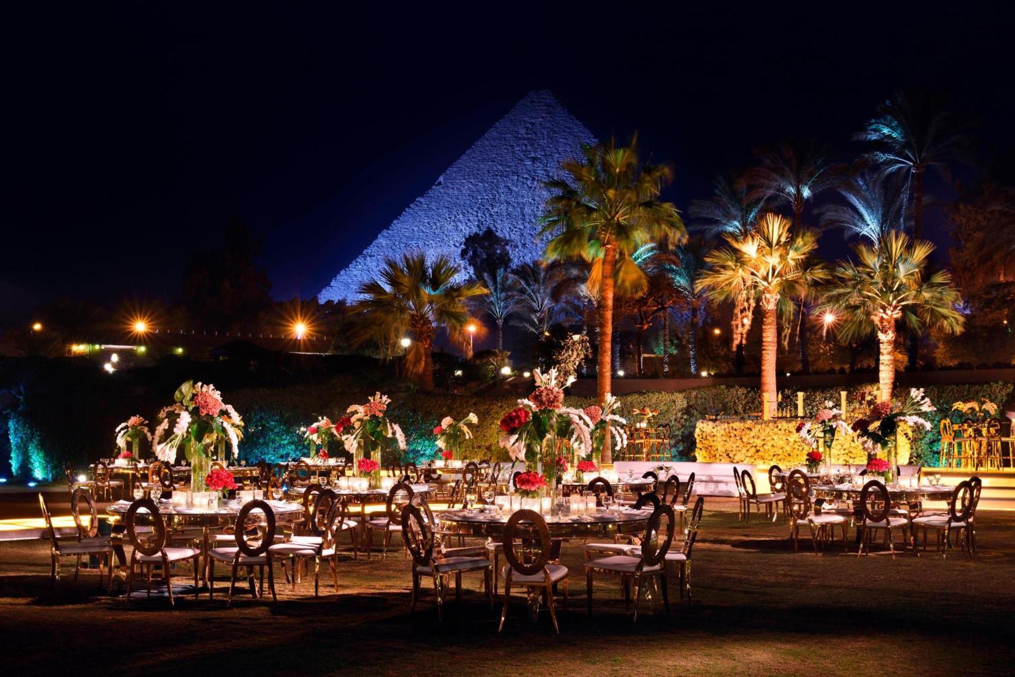 Hotel Marriott Mena House, Cairo Giza Esterno foto The Pyramids Sound and Light Show