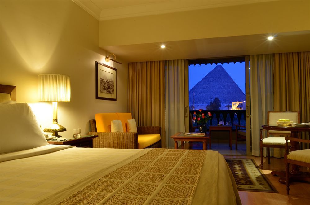 Hotel Marriott Mena House, Cairo Giza Esterno foto A room at the hotel